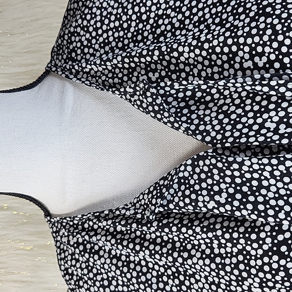 Van Heusen Sleeveless Blouse - Picture 3 of 7